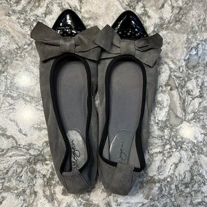 Worn once, beautiful and dainty ballet flats